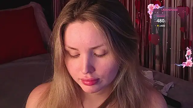 Lora Rosee online show from July 28, 8:52 pm