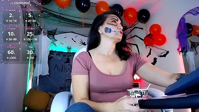 Snapshot of Alexaamoon_ chatting on October 17, 4:21 pm Alexaamoon online show from October 17, 4:21 pm