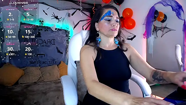 Snapshot of Alexaamoon_ chatting on October 18, 4:32 pm Alexaamoon online show from October 18, 4:32 pm