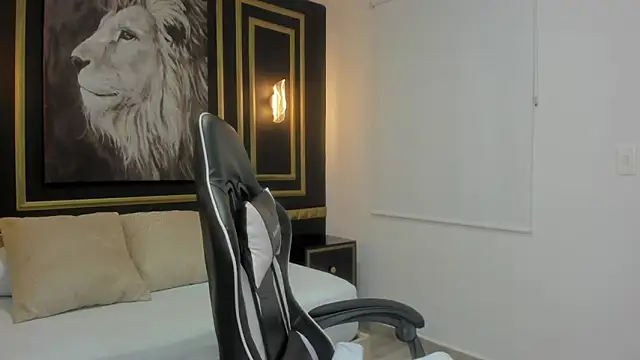 tiffanny doll  online show from March 12, 12:08 pm