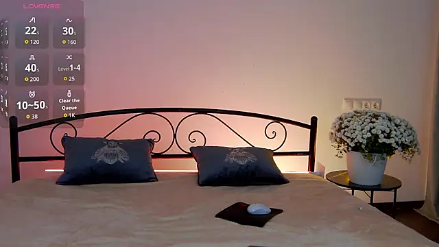 Maytaai online show from November 1, 9:19 pm