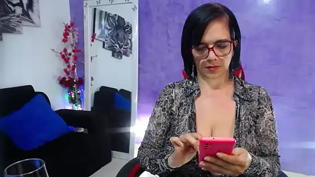 sarasmith3 online show from October 19, 10:12 pm