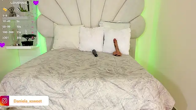 Danielaangelina online show from February 21, 6:36 am