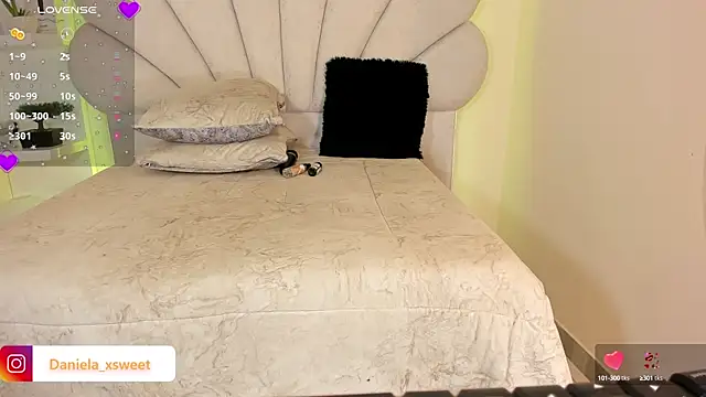 Danielaangelina online show from September 29, 7:02 am