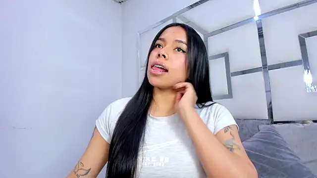 ZoeWan69 online show from November 28, 12:08 pm