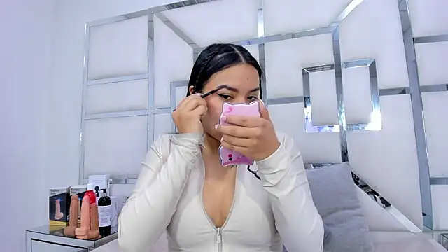 ZoeWan69 online show from November 29, 12:09 pm