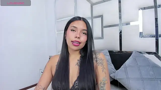 ZoeWan69 online show from February 21, 1:56 pm