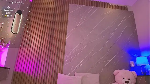 ariana jhonson1 online show from June 18, 12:10 pm