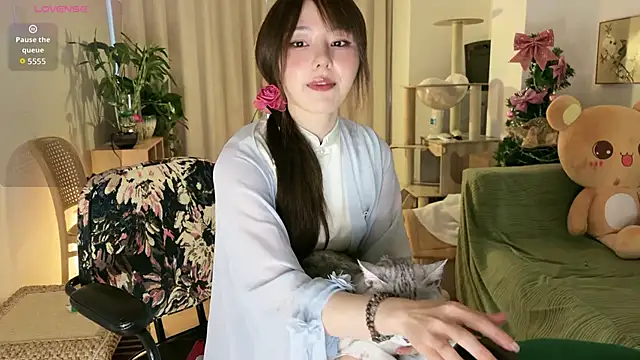 nanaliu6 online show from June 17, 11:33 am