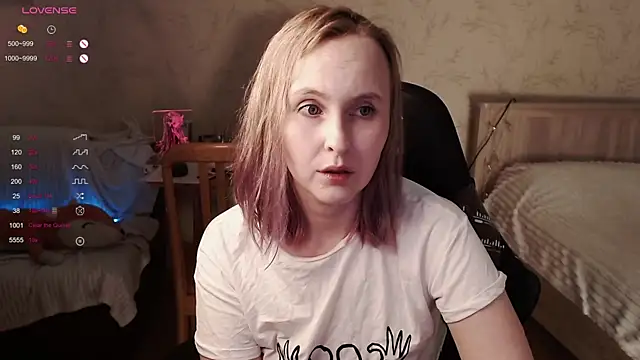 Snapshot of Agatha_Mott chatting on October 14, 11:24 am Agatha Mott online show from October 14, 11:24 am
