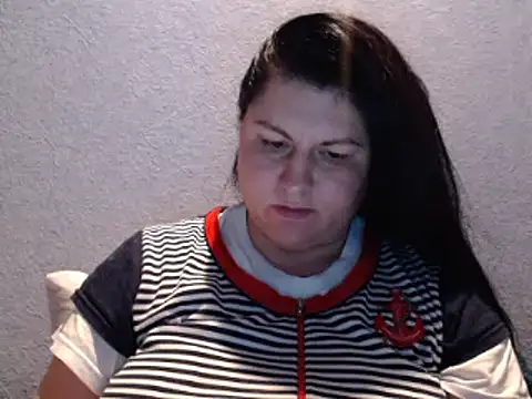 Snapshot of KiraSwee chatting on October 9, 5:28 pm KiraSwee online show from October 9, 5:28 pm