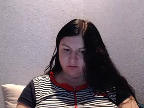 Snapshot of KiraSwee chatting on October 10, 6:13 pm KiraSwee online show from October 10, 6:13 pm