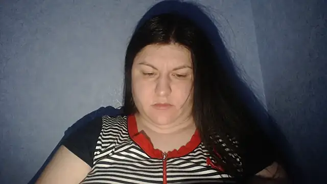 KiraSwee online show from January 17, 2:35 pm