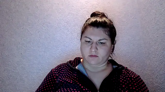 KiraSwee online show from November 18, 7:04 pm