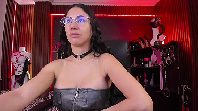 XiaQueen online show from October 28, 12:00 pm