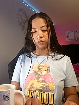 SallyWhitee online show from March 1, 6:24 am