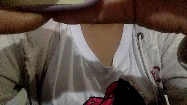 Snapshot of sharonlopez9611 chatting on September 14, 3:37 am sharonlopez9611 online show from September 14, 3:37 am