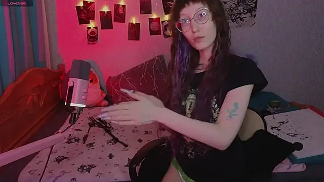 lissaros online show from March 14, 12:00 am