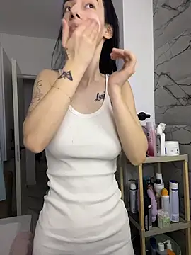 Celine Roxelle online show from February 10, 1:58 pm