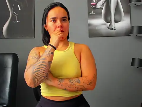 karlyjons12 online show from March 17, 2:10 pm