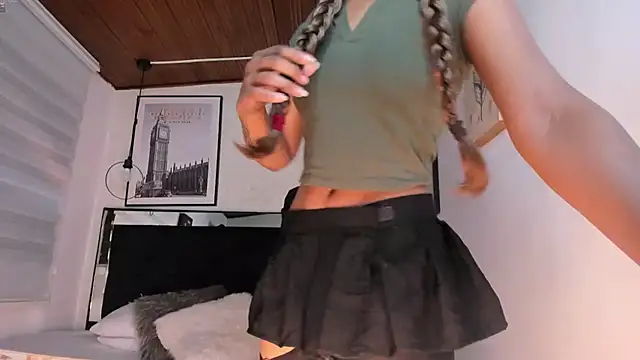 tylla  online show from January 16, 8:38 pm