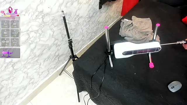 IVISBOUNCYASS online show from November 13, 12:04 pm