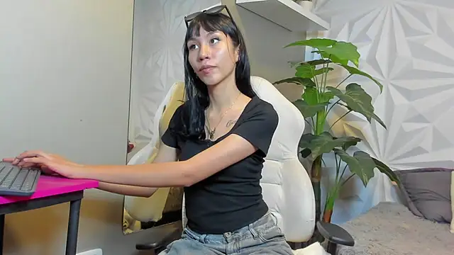 Miaa Lee7 online show from November 24, 8:33 pm