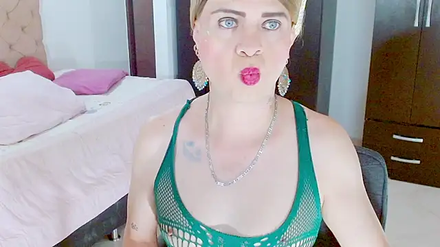 Dolldirtyxxx online show from July 11, 4:56 am