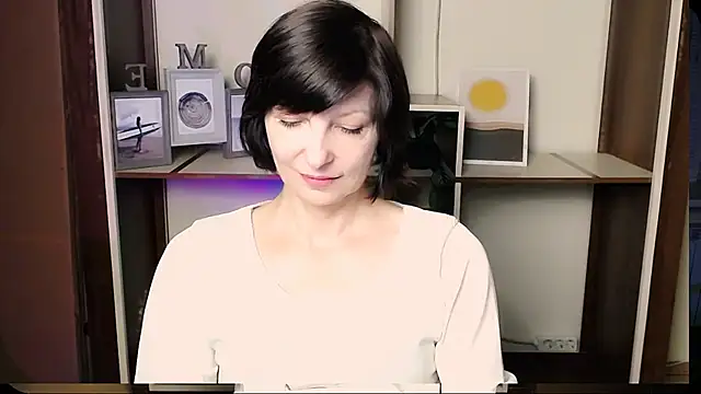  AngeliaFlow  online show from July 25, 9:05 am