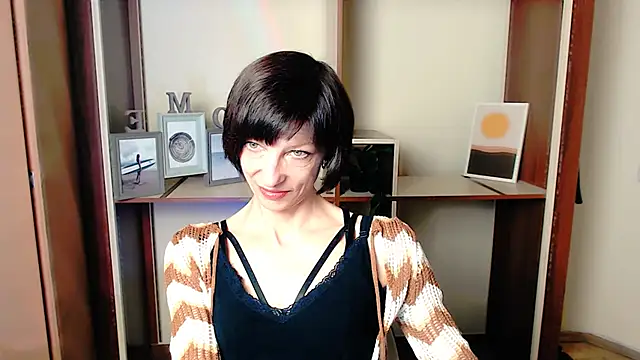 Snapshot of _AngeliaFlow_ chatting on October 3, 7:46 am AngeliaFlow online show from October 3, 7:46 am