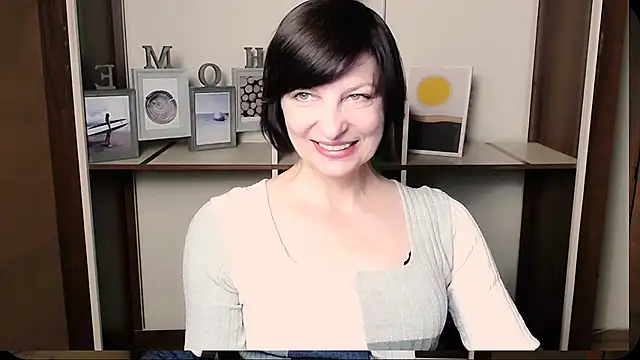  AngeliaFlow  online show from August 3, 8:18 am