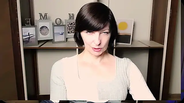  AngeliaFlow  online show from August 3, 9:26 am