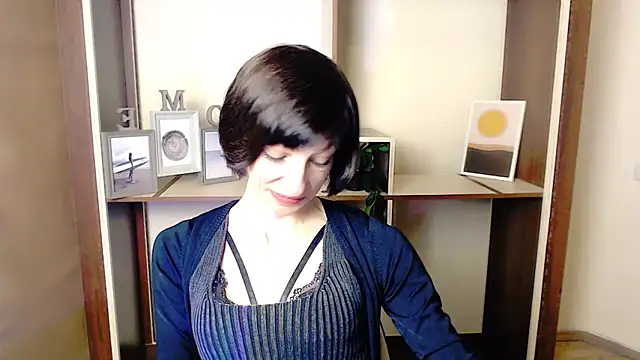 Snapshot of _AngeliaFlow_ chatting on October 1, 7:24 am AngeliaFlow online show from October 1, 7:24 am