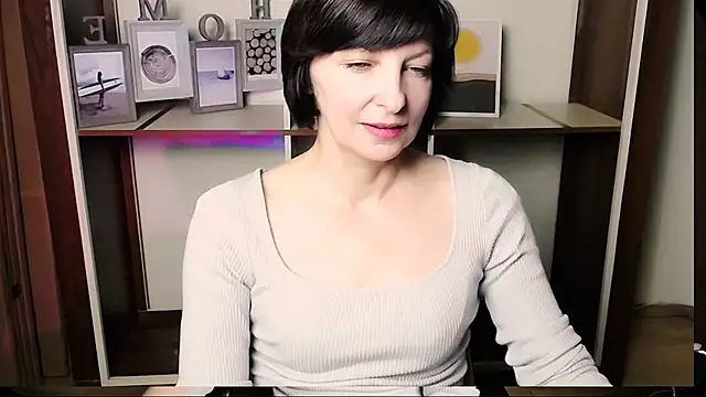  AngeliaFlow  online show from July 20, 10:50 am