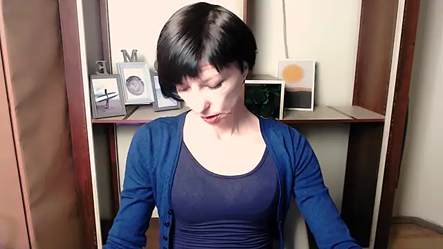  AngeliaFlow  online show from November 18, 8:15 am