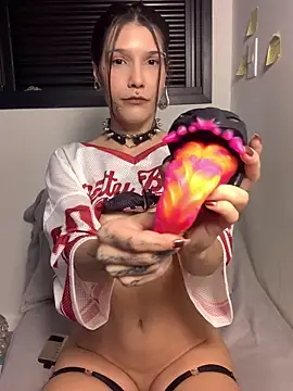 nickelfie online show from May 7, 5:38 pm
