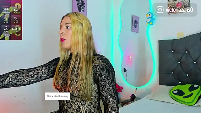 Vickyallien online show from November 4, 3:50 pm