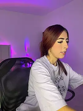 Mirandaa Rogers online show from June 8, 1:34 pm