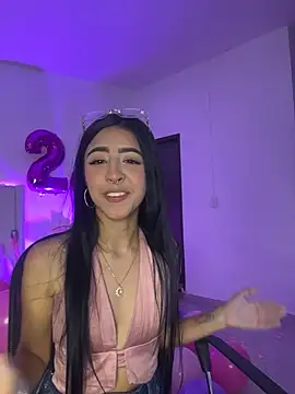 Mirandaa Rogers online show from July 1, 7:13 pm