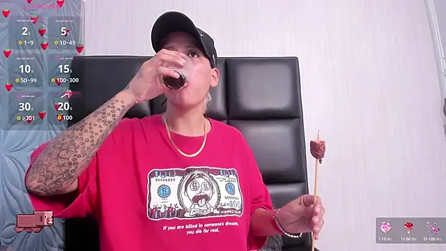 Snapshot of Brianna_Hard chatting on October 5, 4:17 am Brianna Hard online show from October 5, 4:17 am