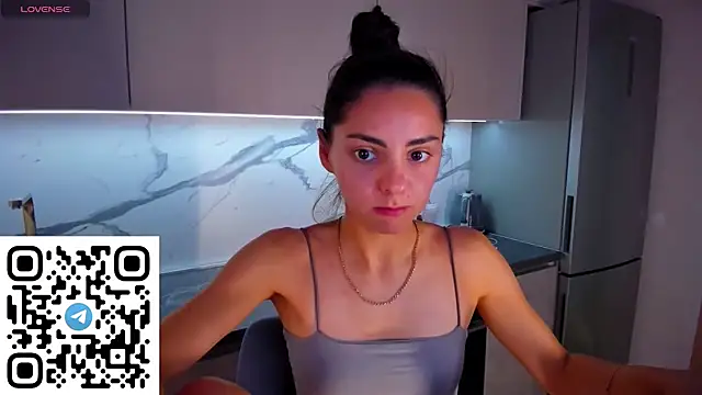 EmiliaZen online show from July 25, 6:04 pm
