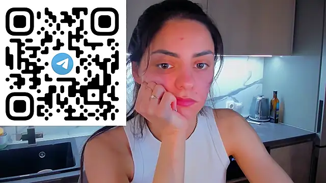 EmiliaZen online show from April 28, 6:01 pm