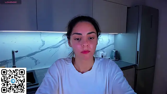 EmiliaZen online show from June 18, 8:03 pm