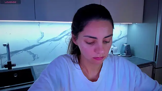 EmiliaZen online show from July 23, 1:52 pm