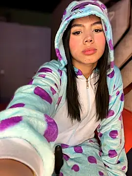 Laura-Khalifa online show from July 10, 6:36 am