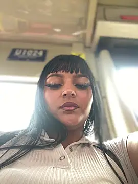 Dulce  Boyd online show from November 24, 1:35 pm