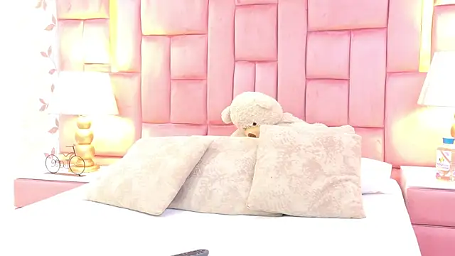 ArianaFranco online show from June 25, 2:07 pm