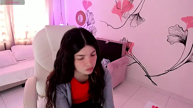 Isabela Fiorelli online show from June 11, 1:41 pm