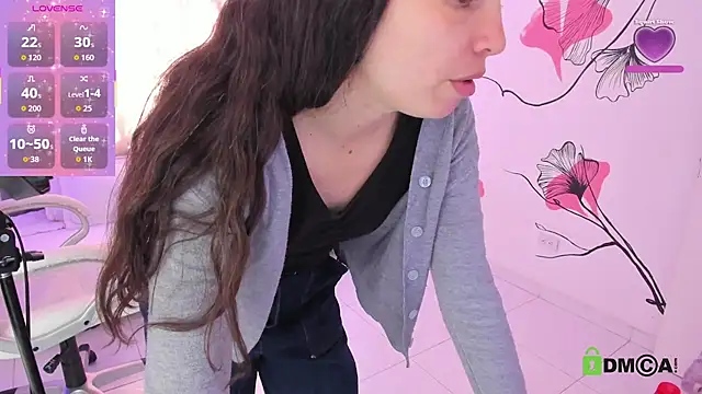 Isabela Fiorelli online show from July 14, 1:49 pm