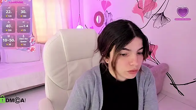 Isabela Fiorelli online show from June 16, 1:56 pm